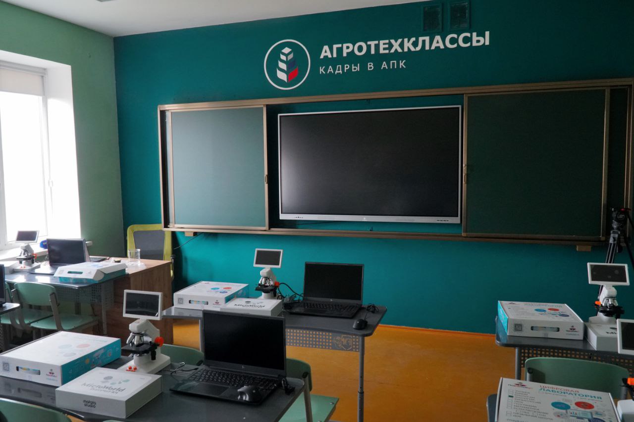Зураб Куччаев принял участие в открытии современного агротехкласса в Новолакском районе Дагестана